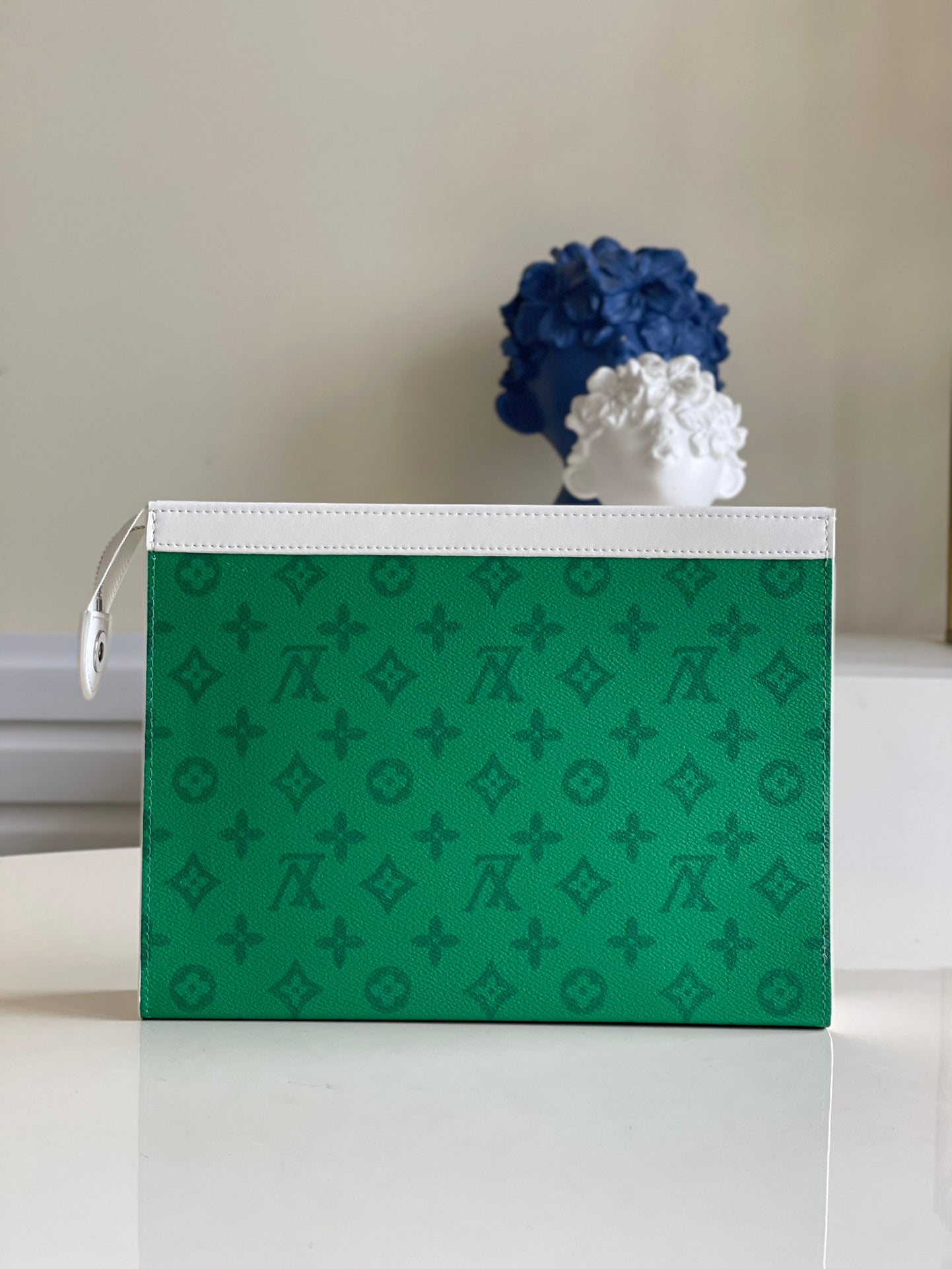 LV M61692字母綠色 經典POCHETTE VOYAGE 中號手袋