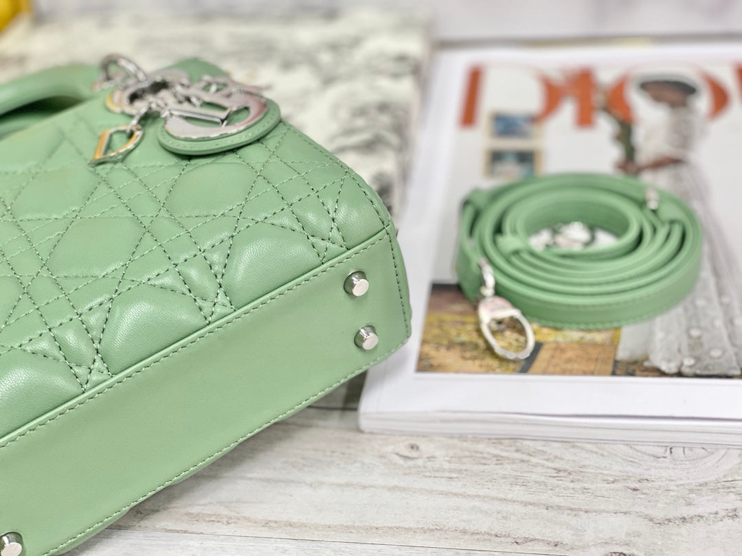 Dior-Mini Lady Dior手袋-三格黛妃-17cm-牛油果綠