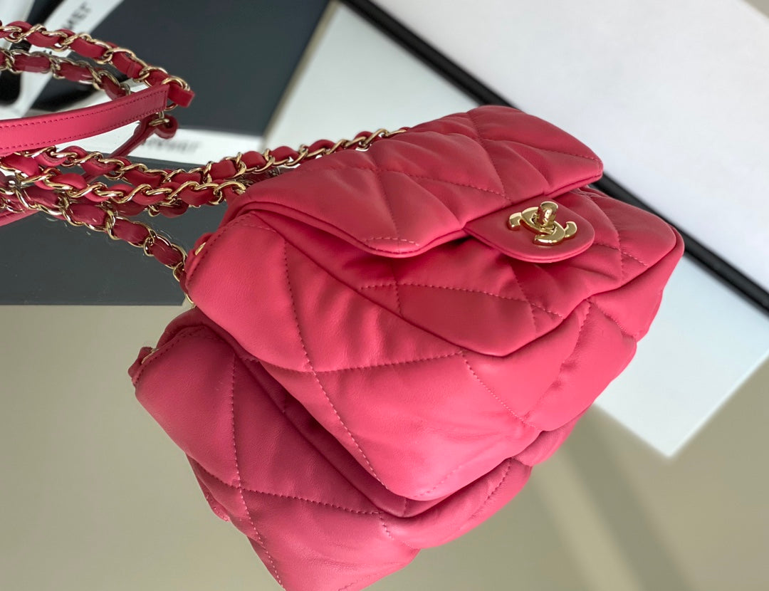 Chanel 度假系列柔軟小牛皮包-粉紅色