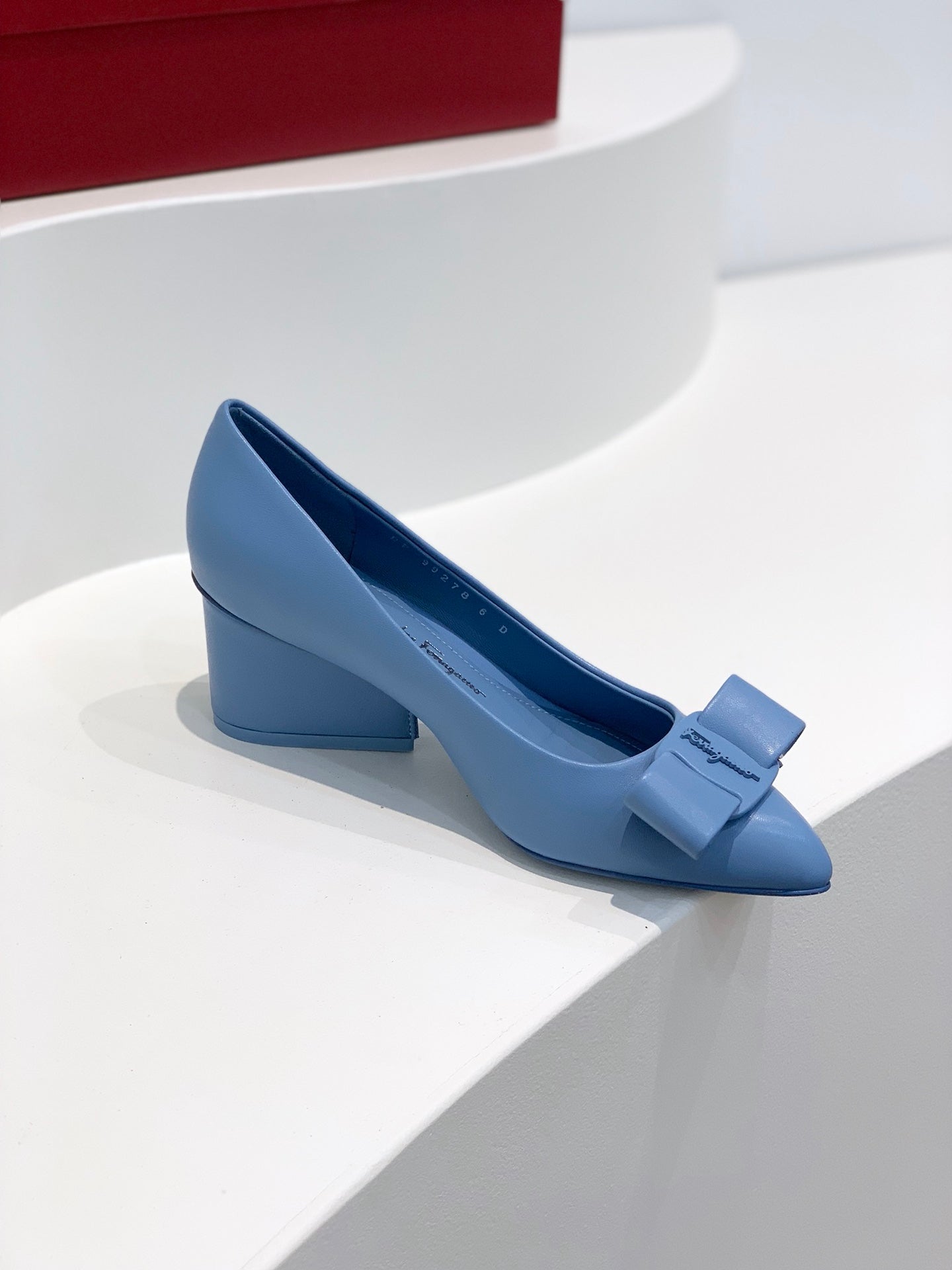 Salvatore Ferragamo鞋-菲拉格慕 Viva低跟尖頭 平底鞋 藍