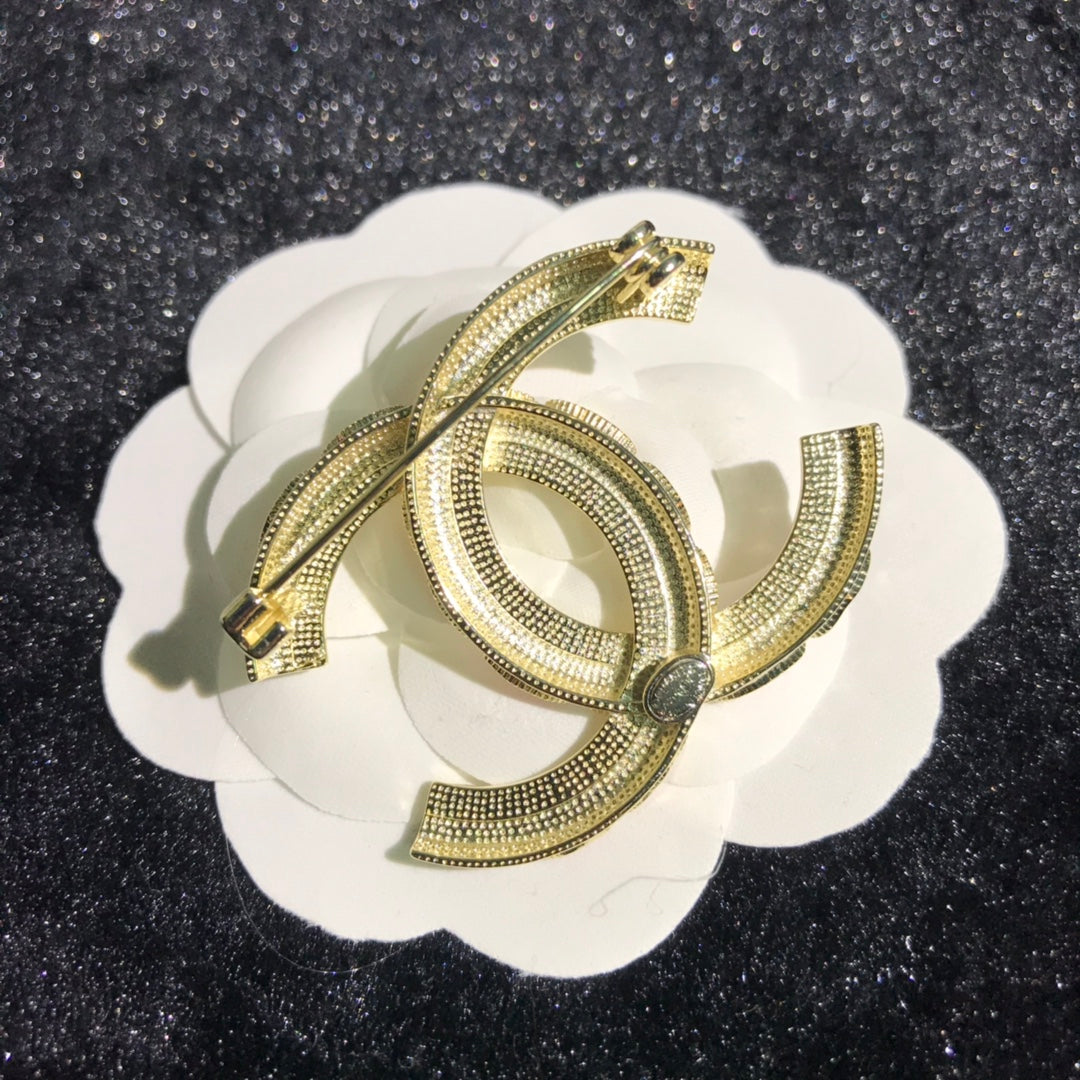 Chanel 胸針