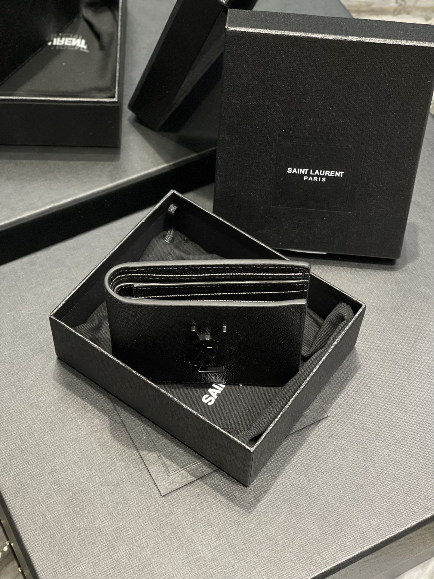 YSL 男士短款單隔層錢包