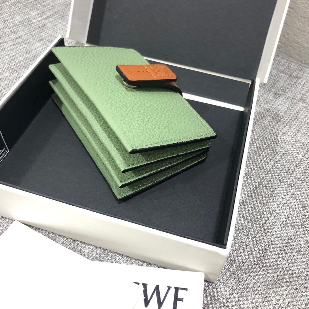 Loewe 搭扣小卡包或名片夾