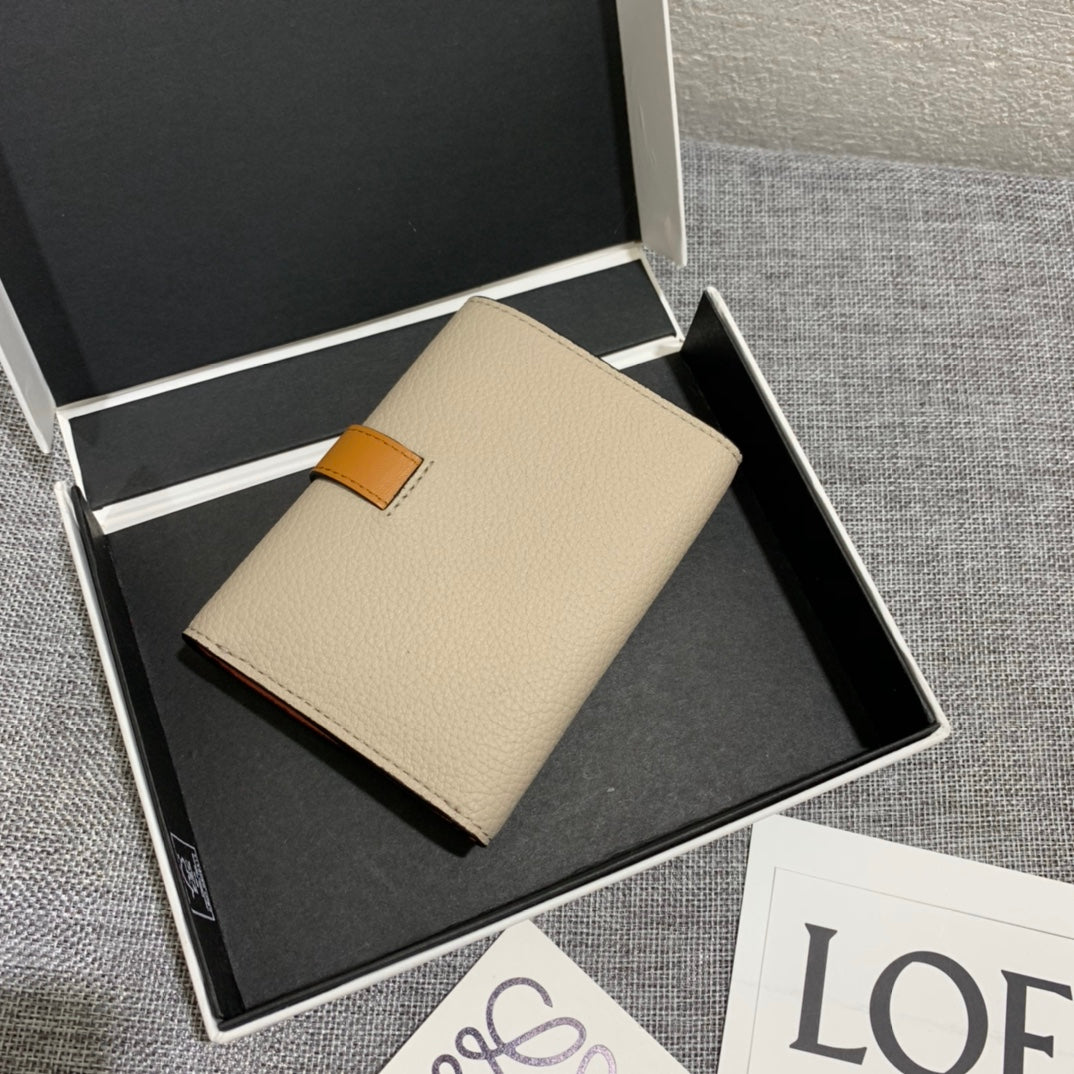 Loewe 三折短夾