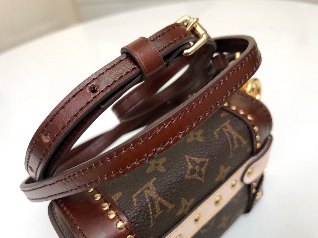 M62553 路L家-經典Petite Malle微縮版 Essential Trunk手袋 粉色