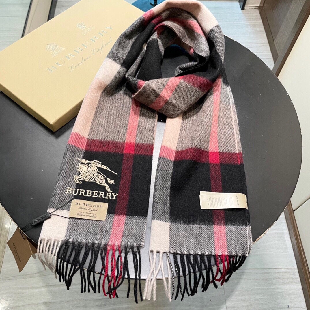 Burberry 羊絨圍巾