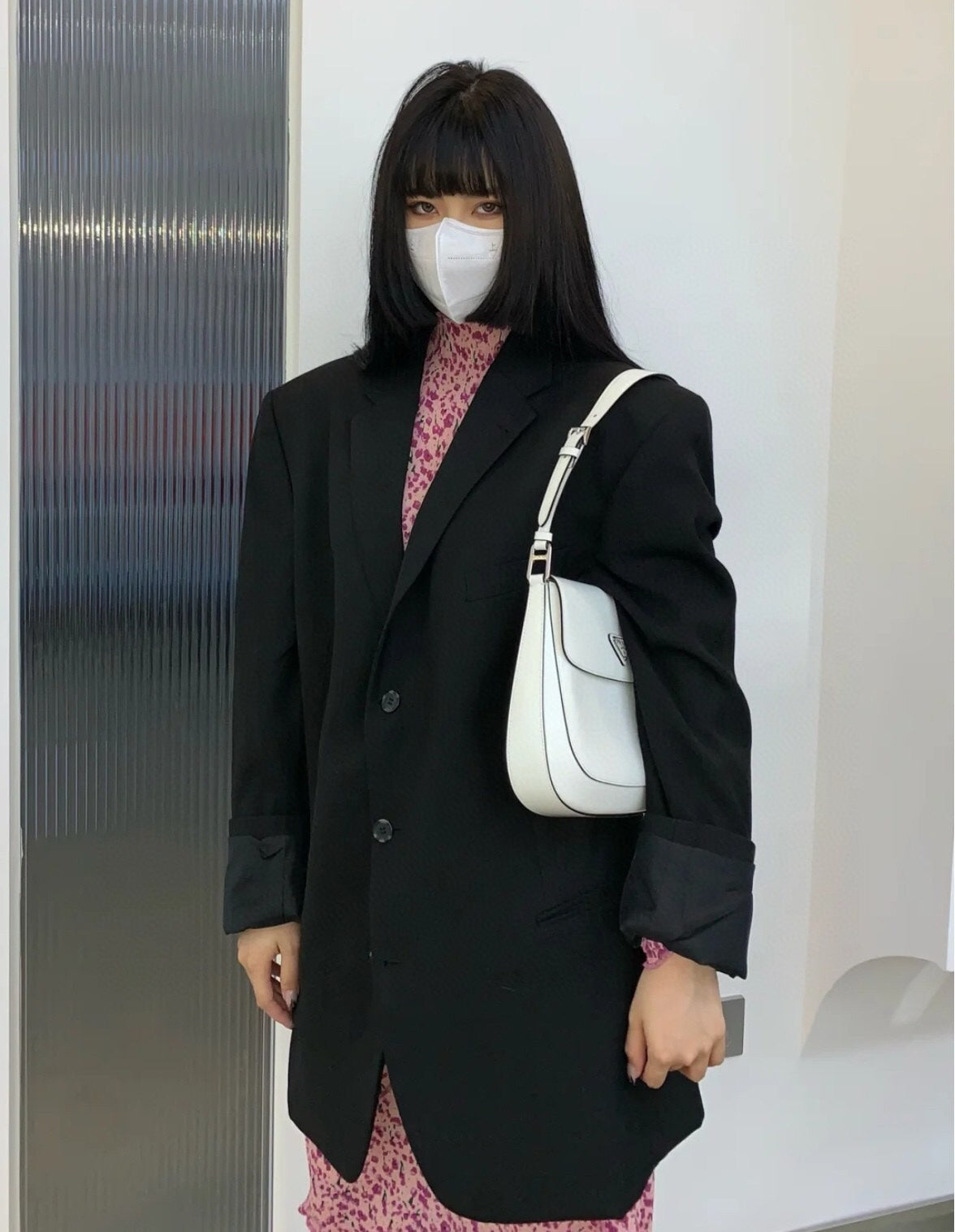 普P家-新款中古 Cleo腋下包 大號 白色 上身圖