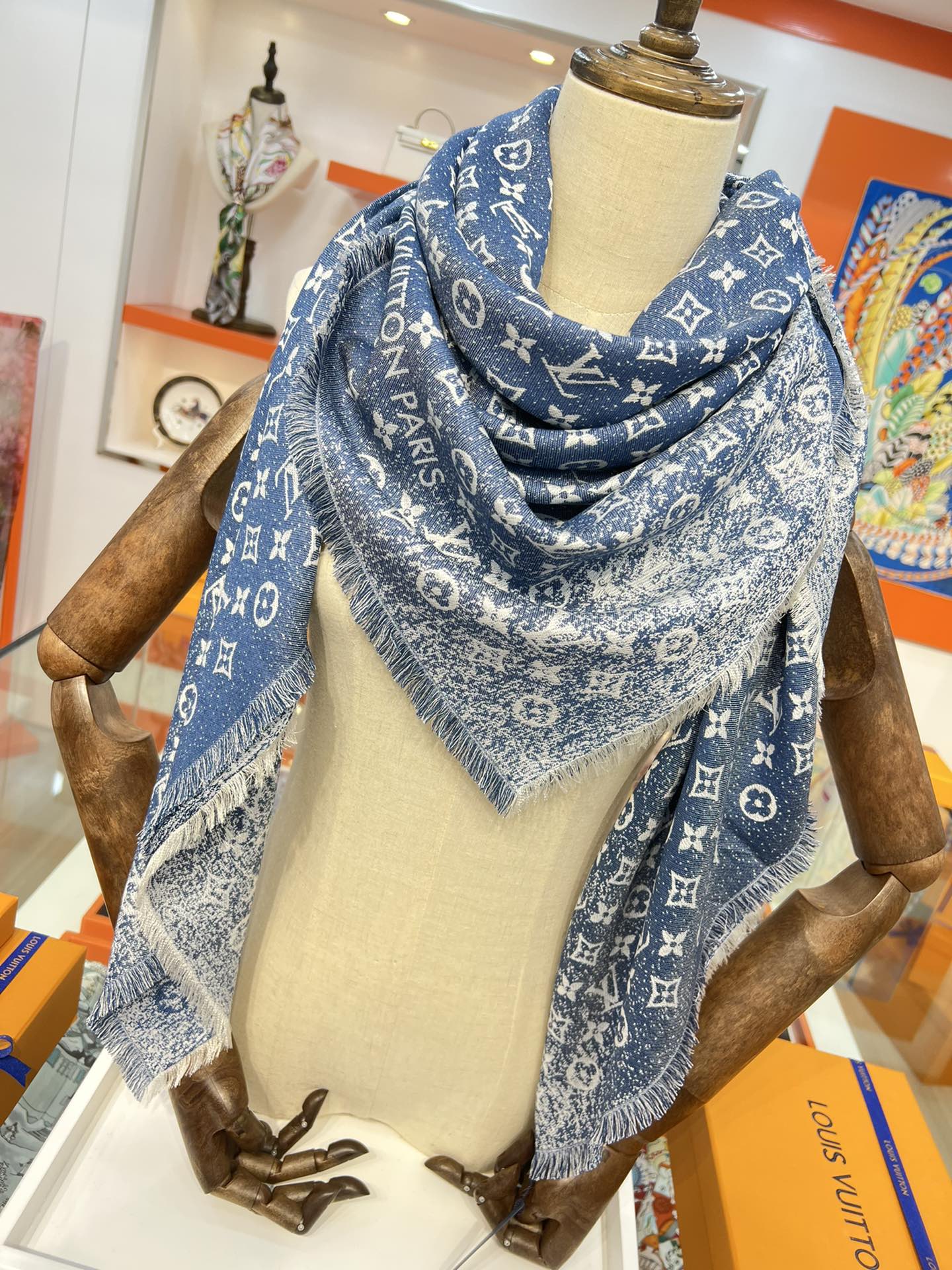 路L家-漸變牛仔老花披肩 Denim Gradient 142.5cm