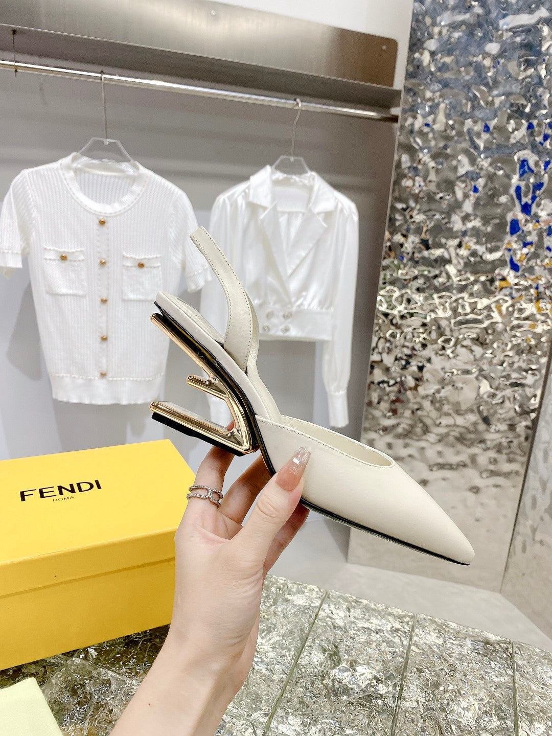 芬F家-2022夏季新款 F型立體跟鞋