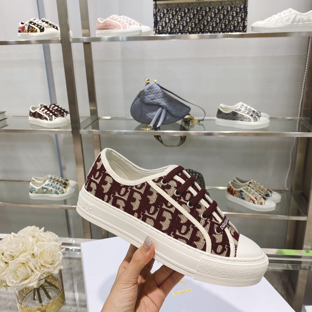 迪D家-刺繡帆布鞋（咖啡色）
