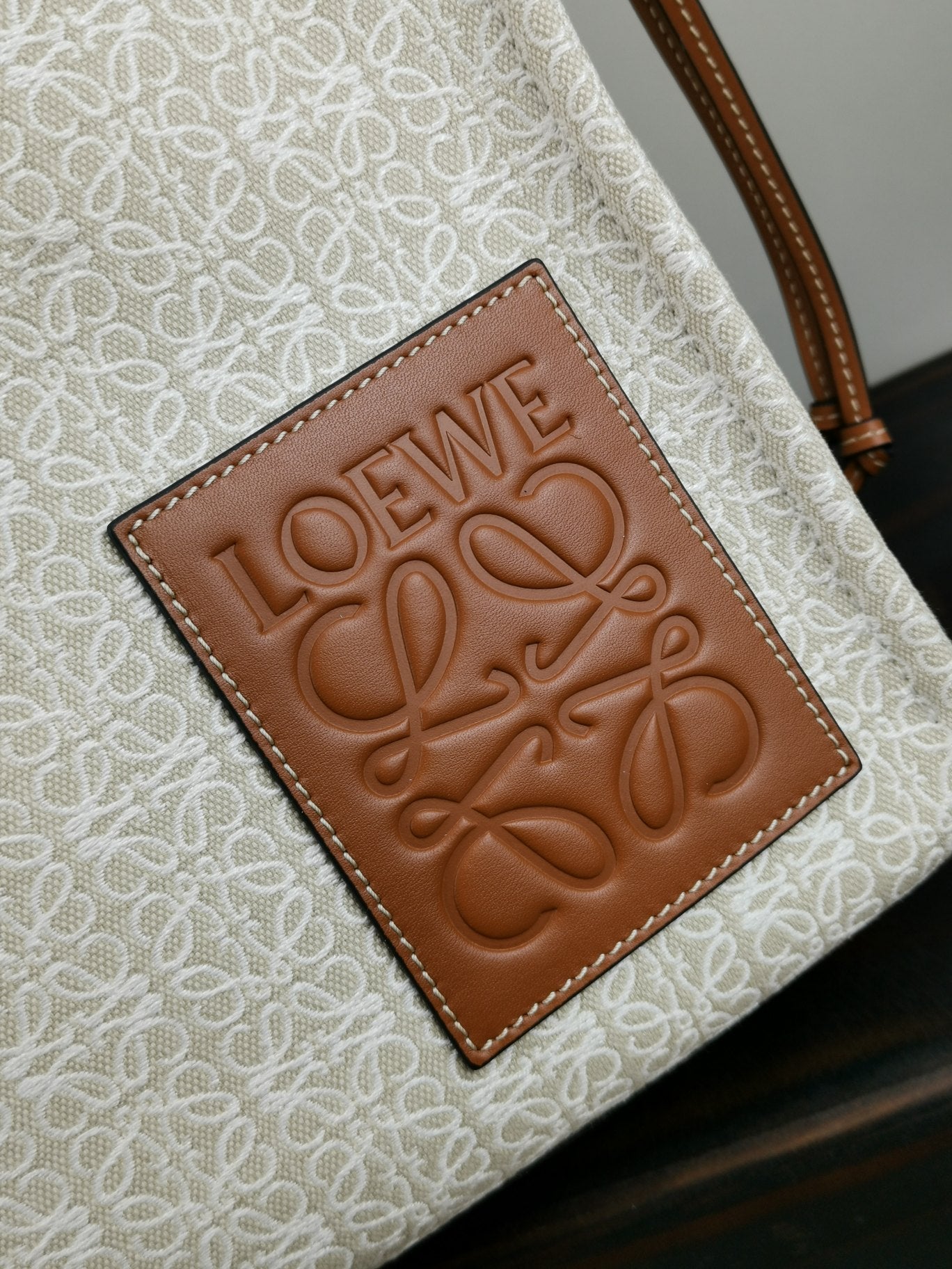 羅L威-Cushion Tote 大號