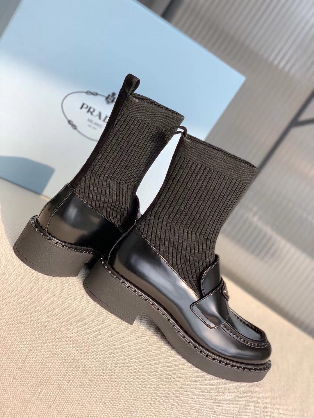 Prada鞋-Prada 經典襪靴 樂福鞋（黑）