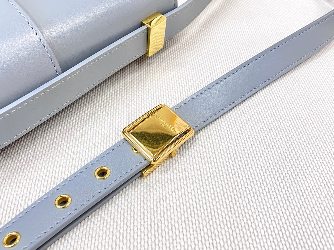 Dior 蒙田 30 Montaigne系列-24cm-牛皮平紋-天藍珐瑯扣