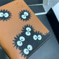 Loewe 特別限量款“灰塵精靈”系列短夾