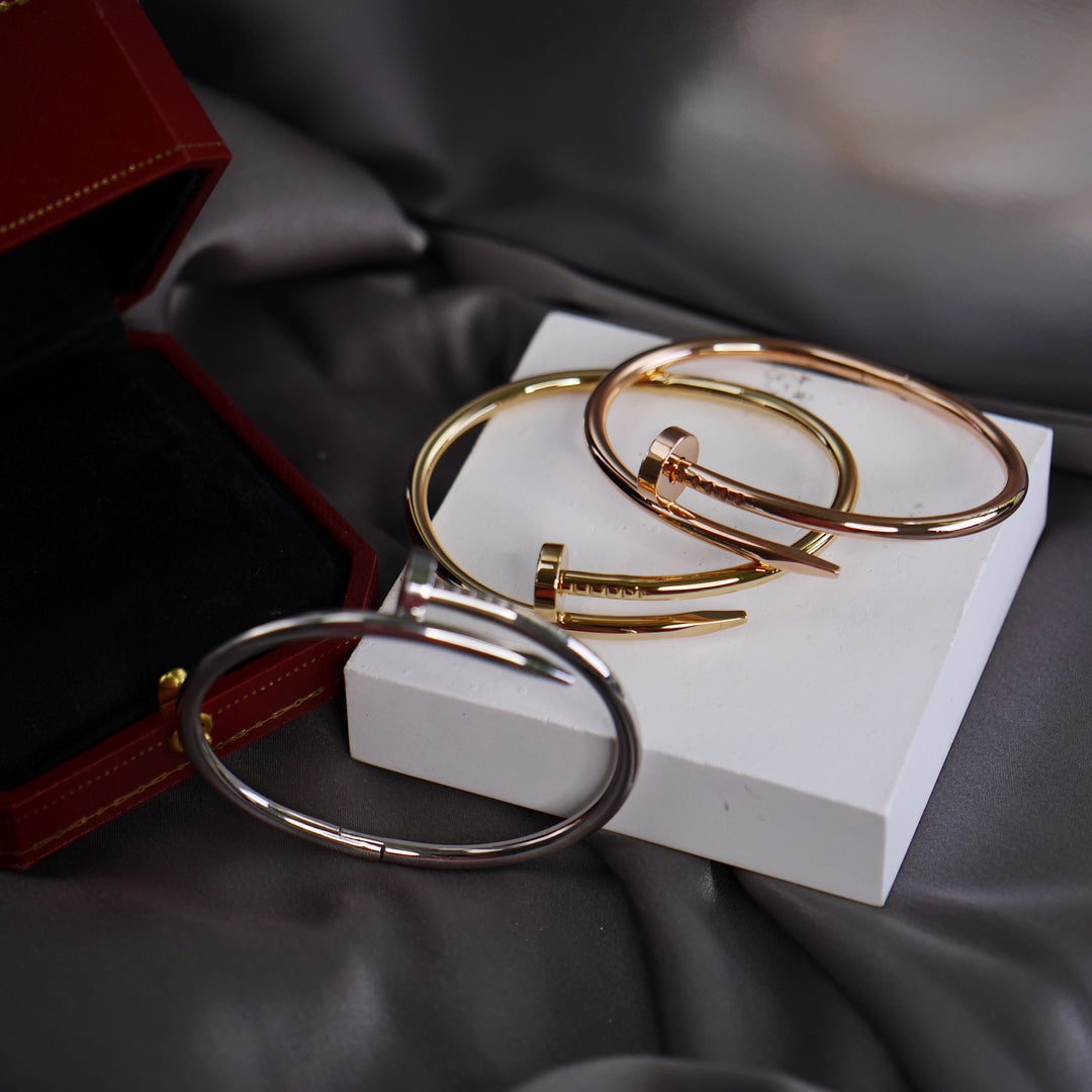 Cartier 釘子粗版手鐲