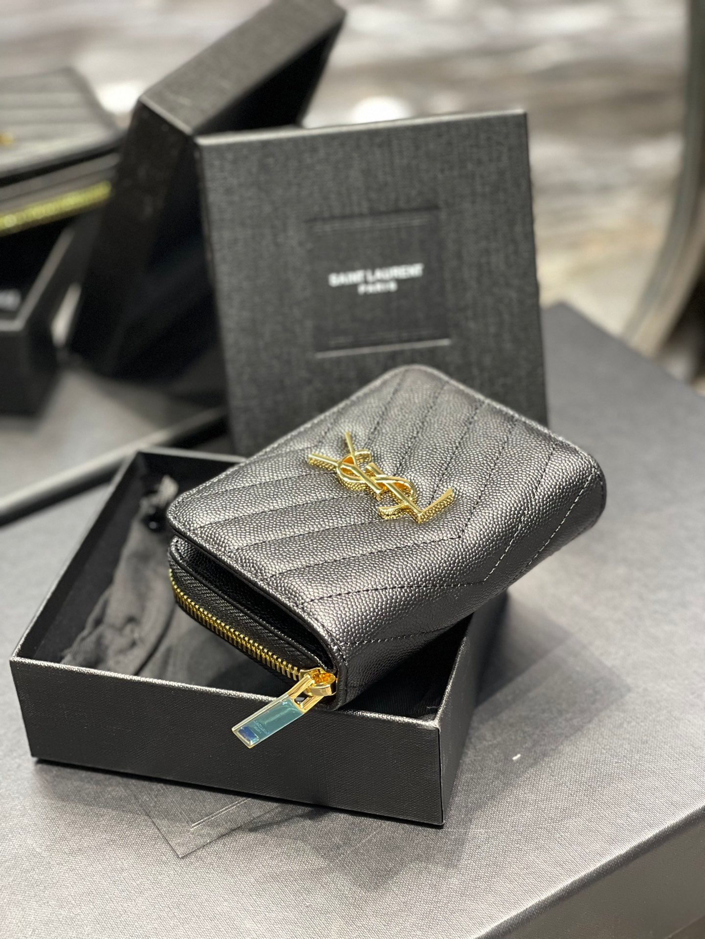 YSL 拉鍊短夾 黑色金扣