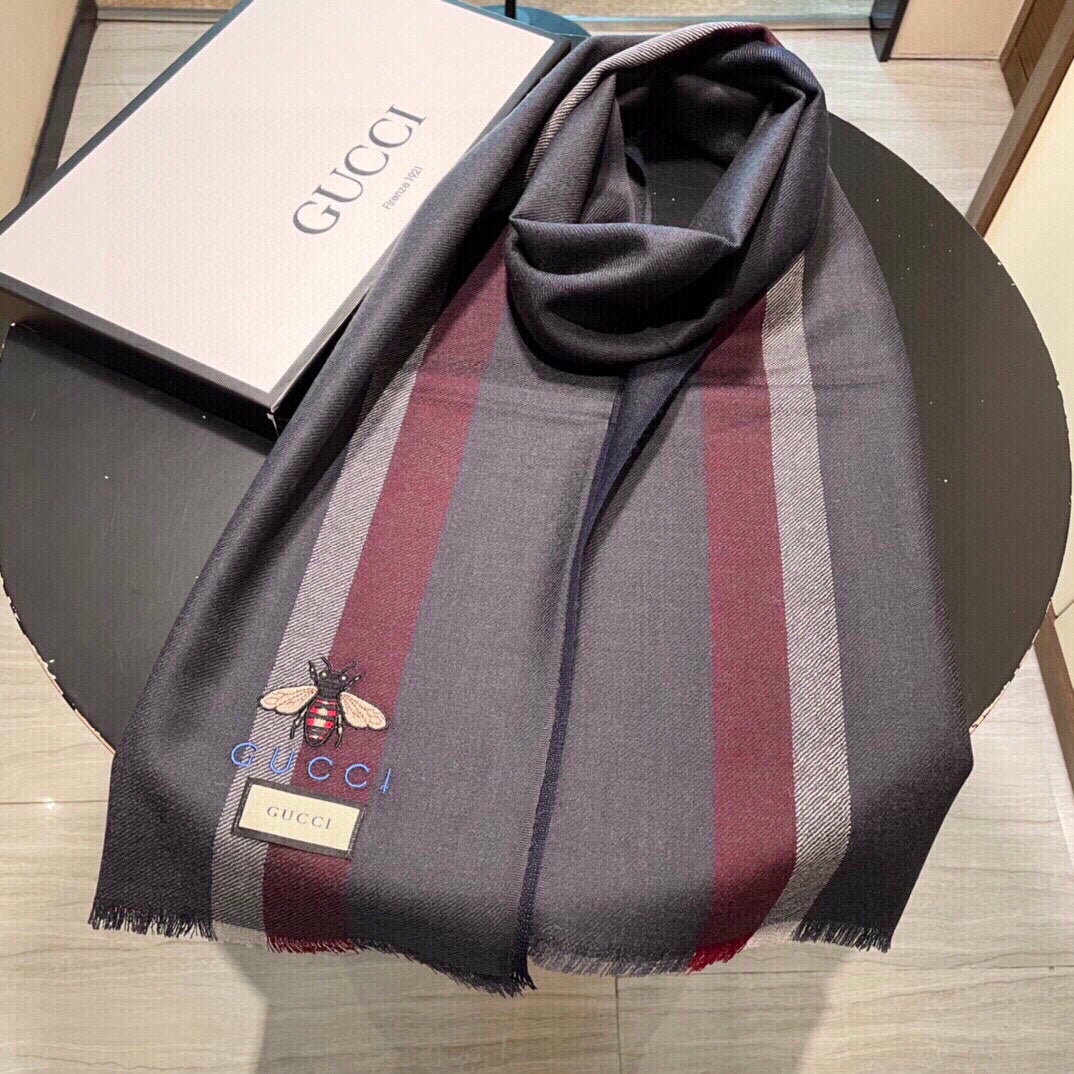 Gucci 蜜蜂羊絨條紋圍巾