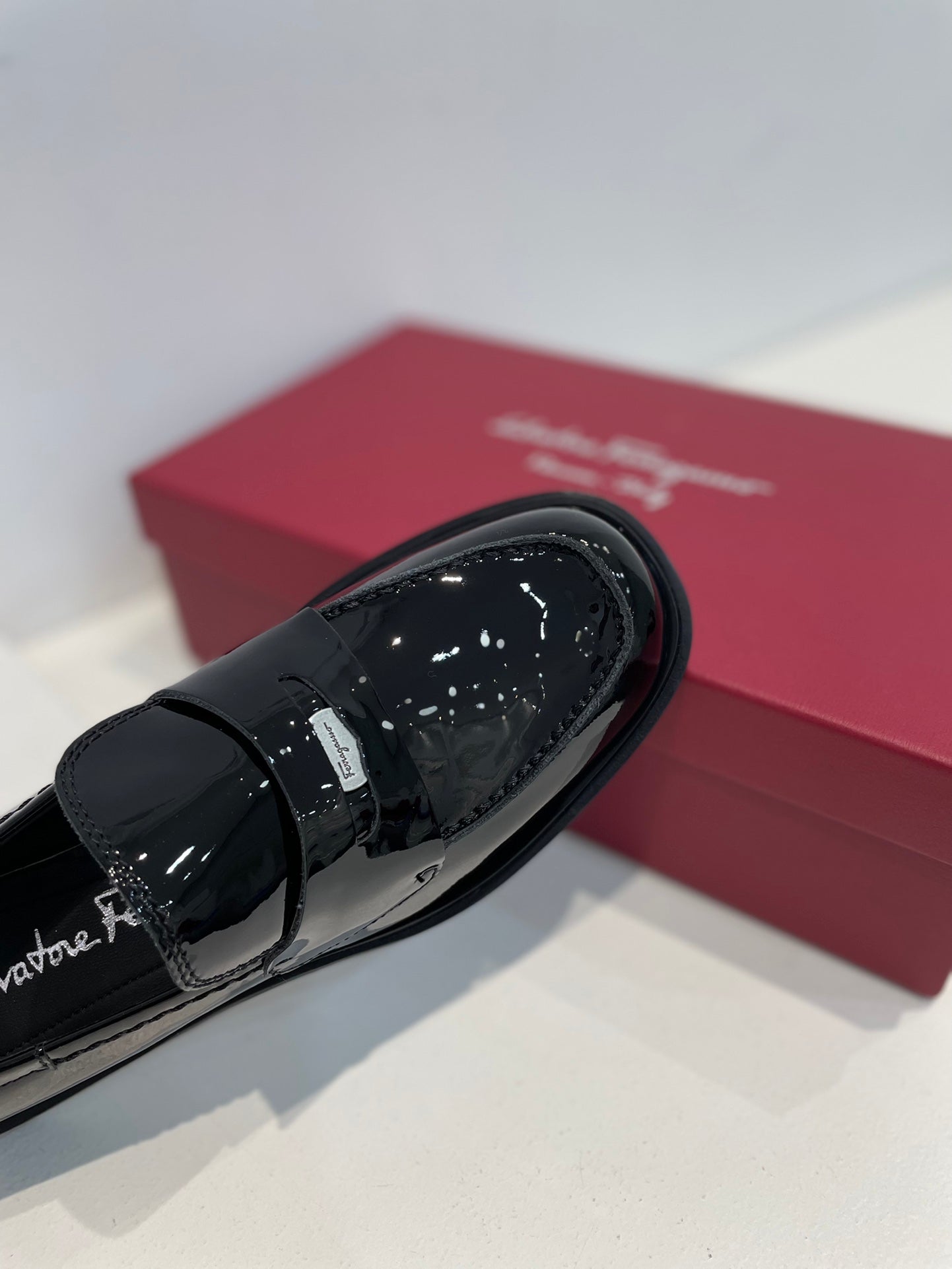 SF菲拉格-包頭亮片 方頭皮鞋