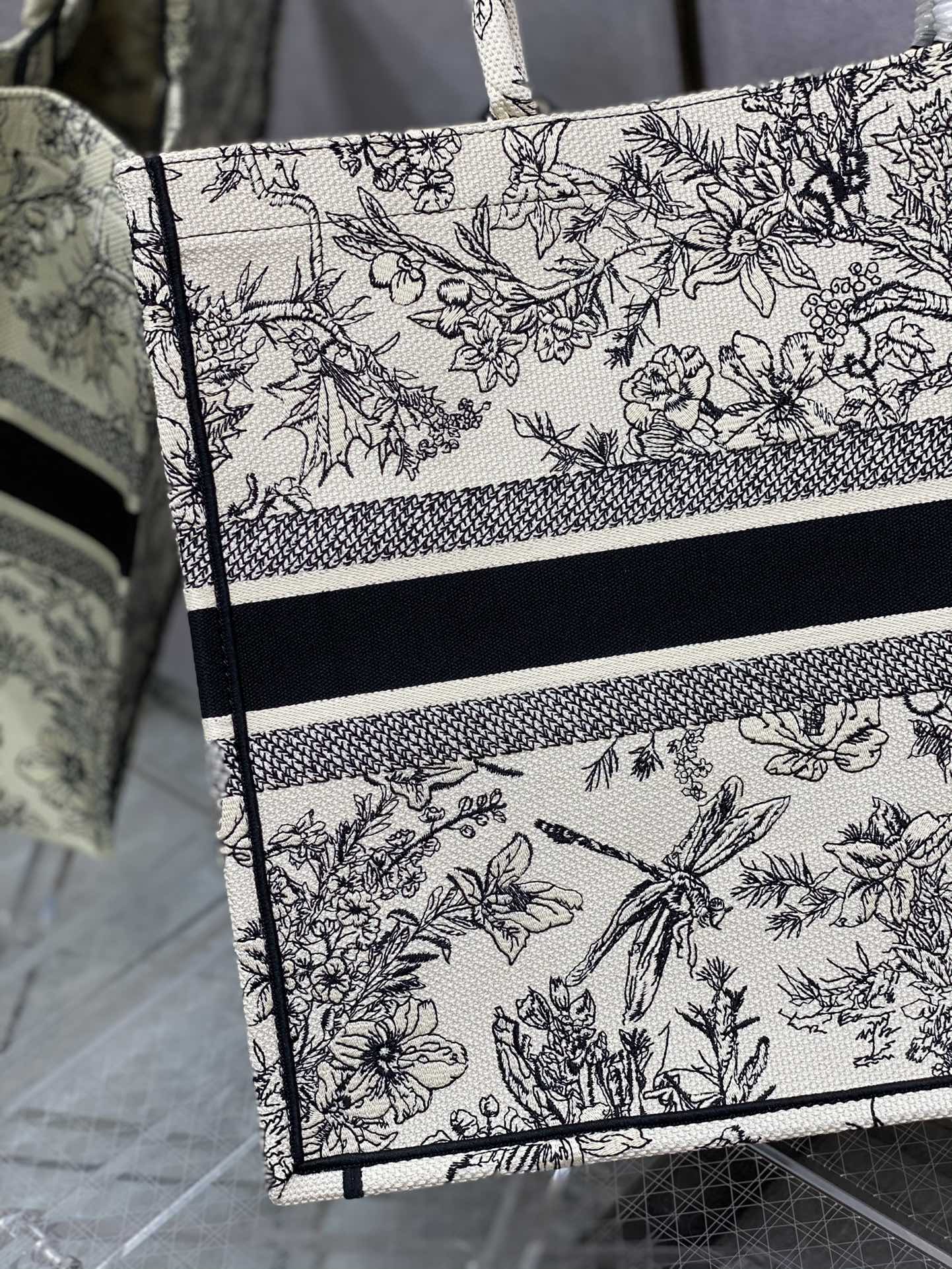 Dior Book Tote-大號41.5cm-蜻蜓系列