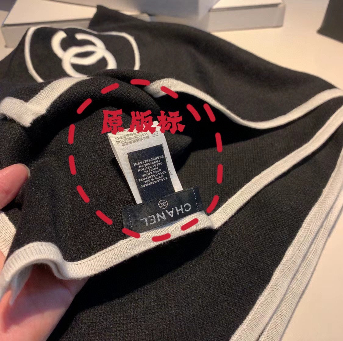 小香家-黑白雙色刺繡圍巾 100*200cm 羊絨