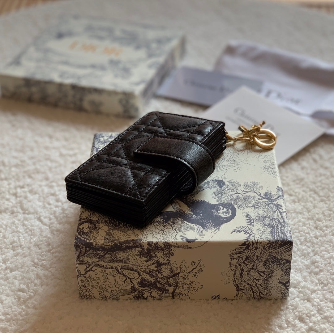 Dior 小羊皮風琴卡包