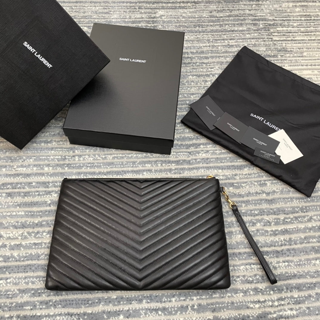 YSL MONOGRAM 大號手拿包-黑色小牛皮金扣-36cm