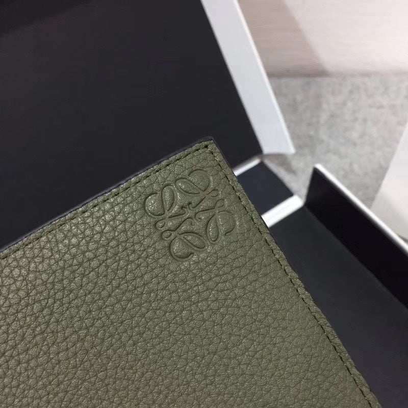 Loewe 男款對折短夾