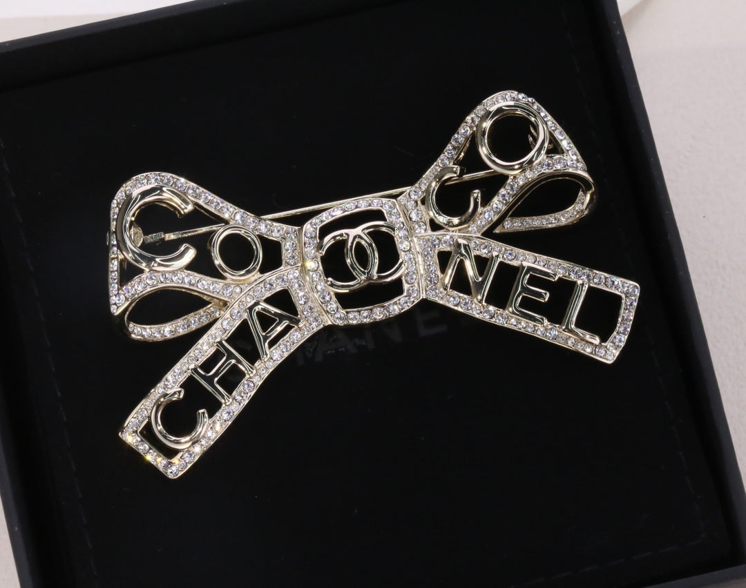 Chanel 胸針