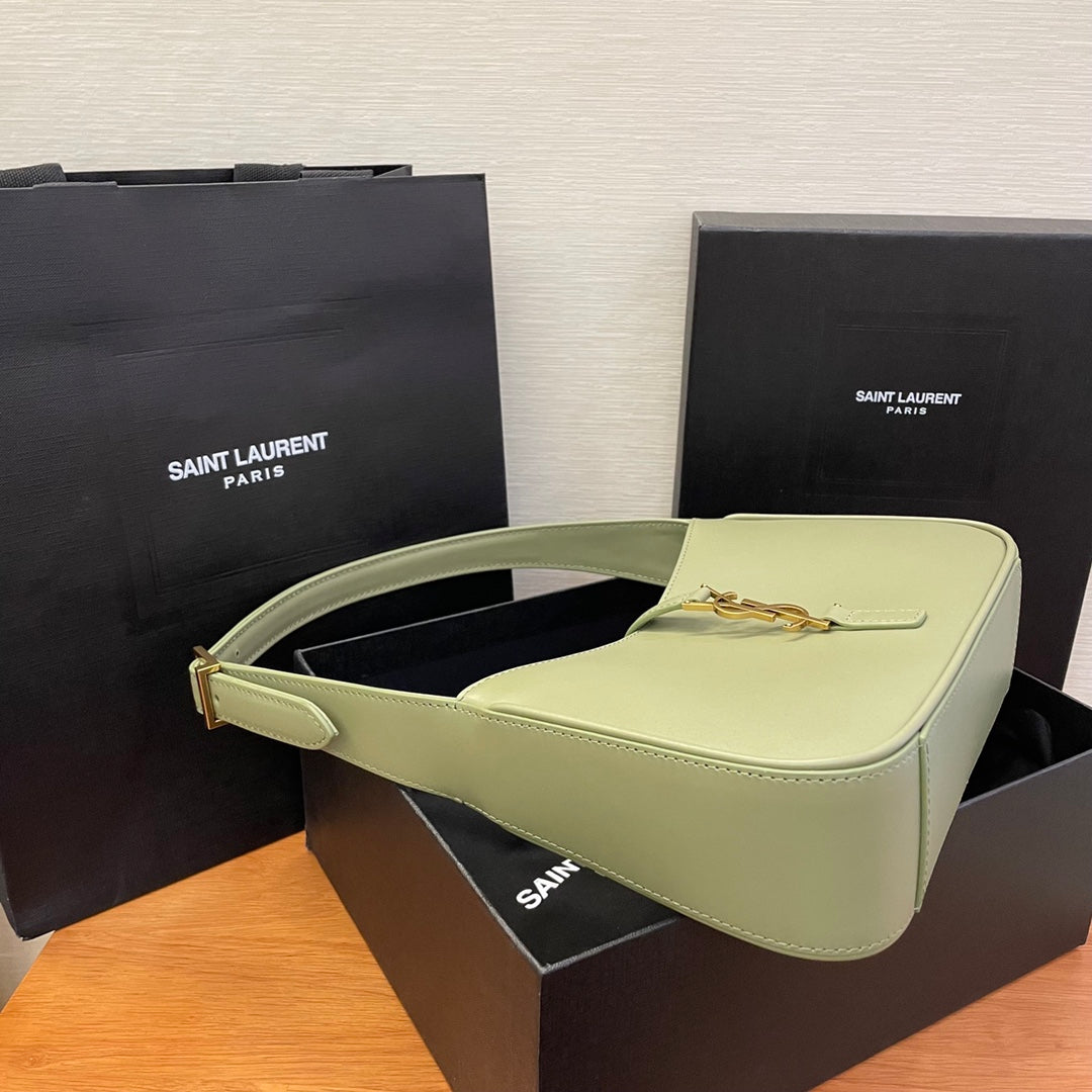 聖Y羅-2022春夏品 馬鞍腋下包-牛油果綠色金扣