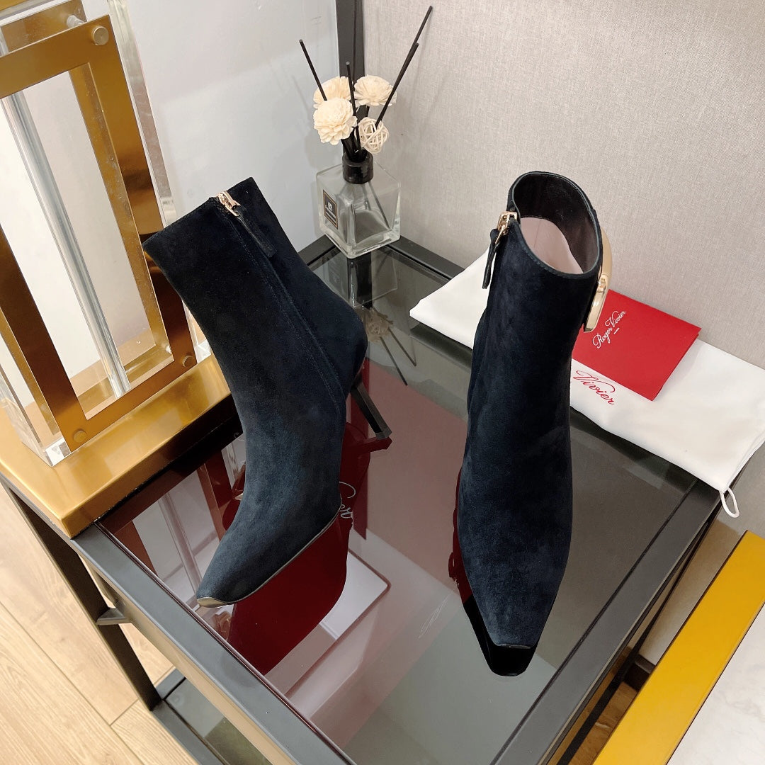 R方扣頭鞋-2022秋冬新款 細跟短靴 麂皮黑色