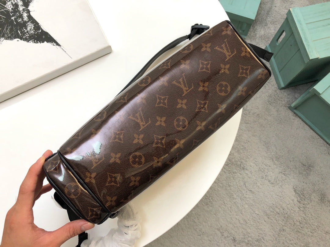 Lou-Monogram Glaze 老花相機包