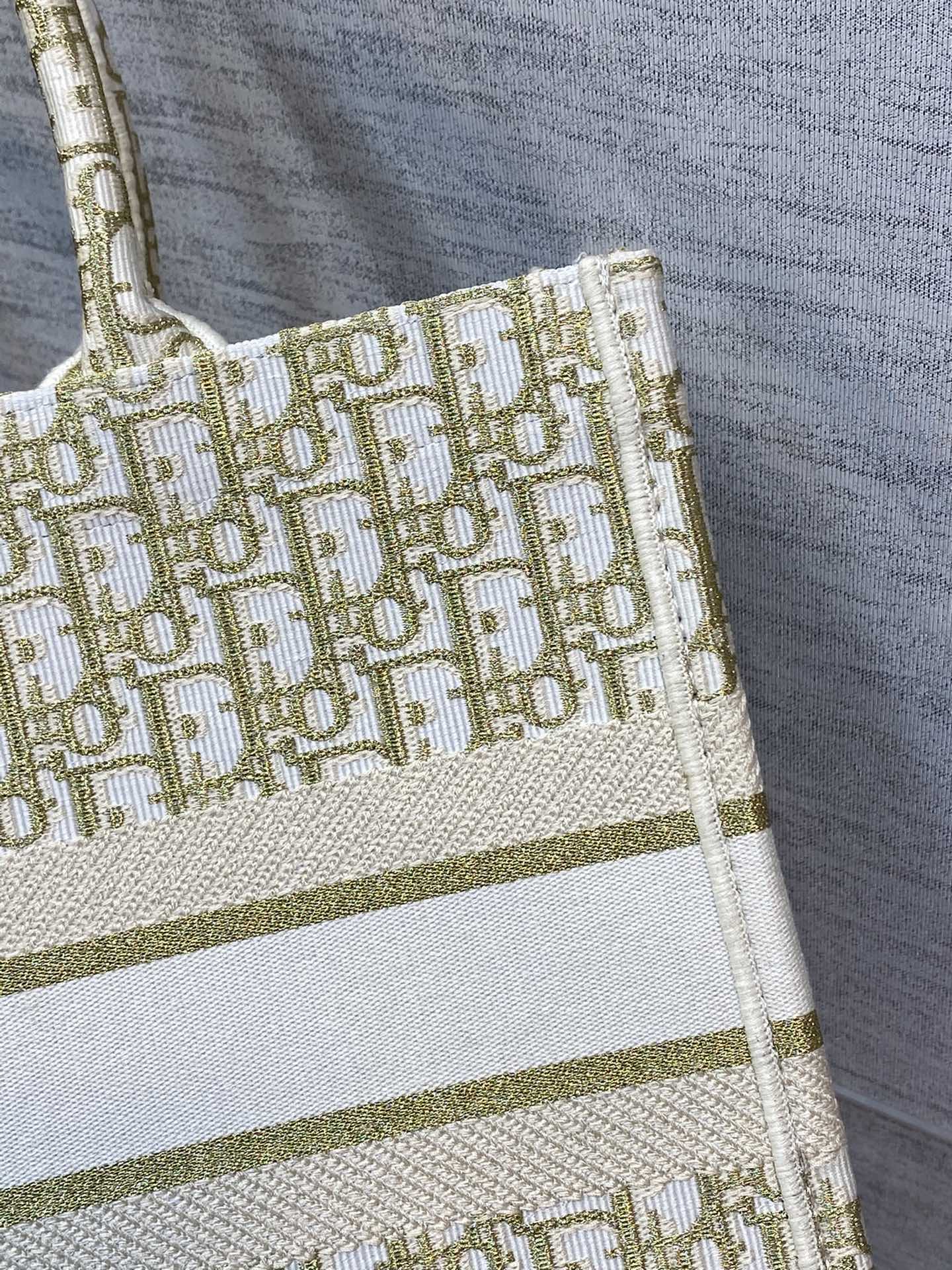 Dior Book Tote-小號36.5cm-金色老花 聖誕限定