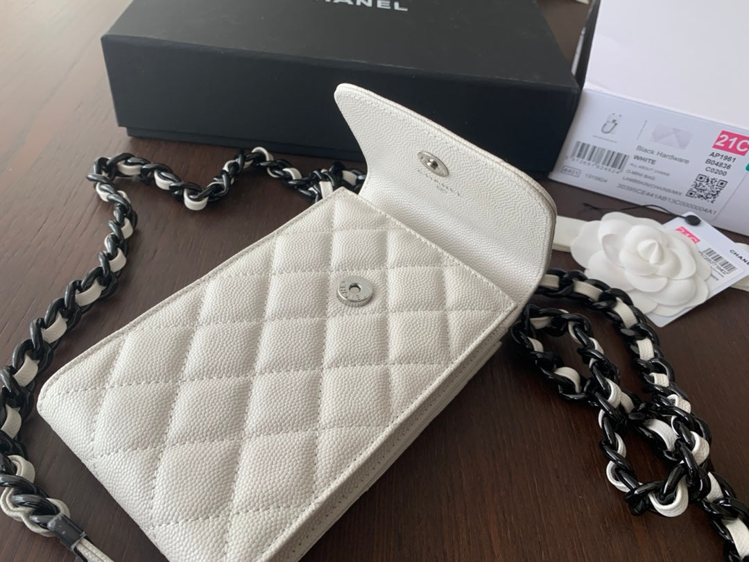 Chanel 手機包-白色球紋牛皮-黑扣