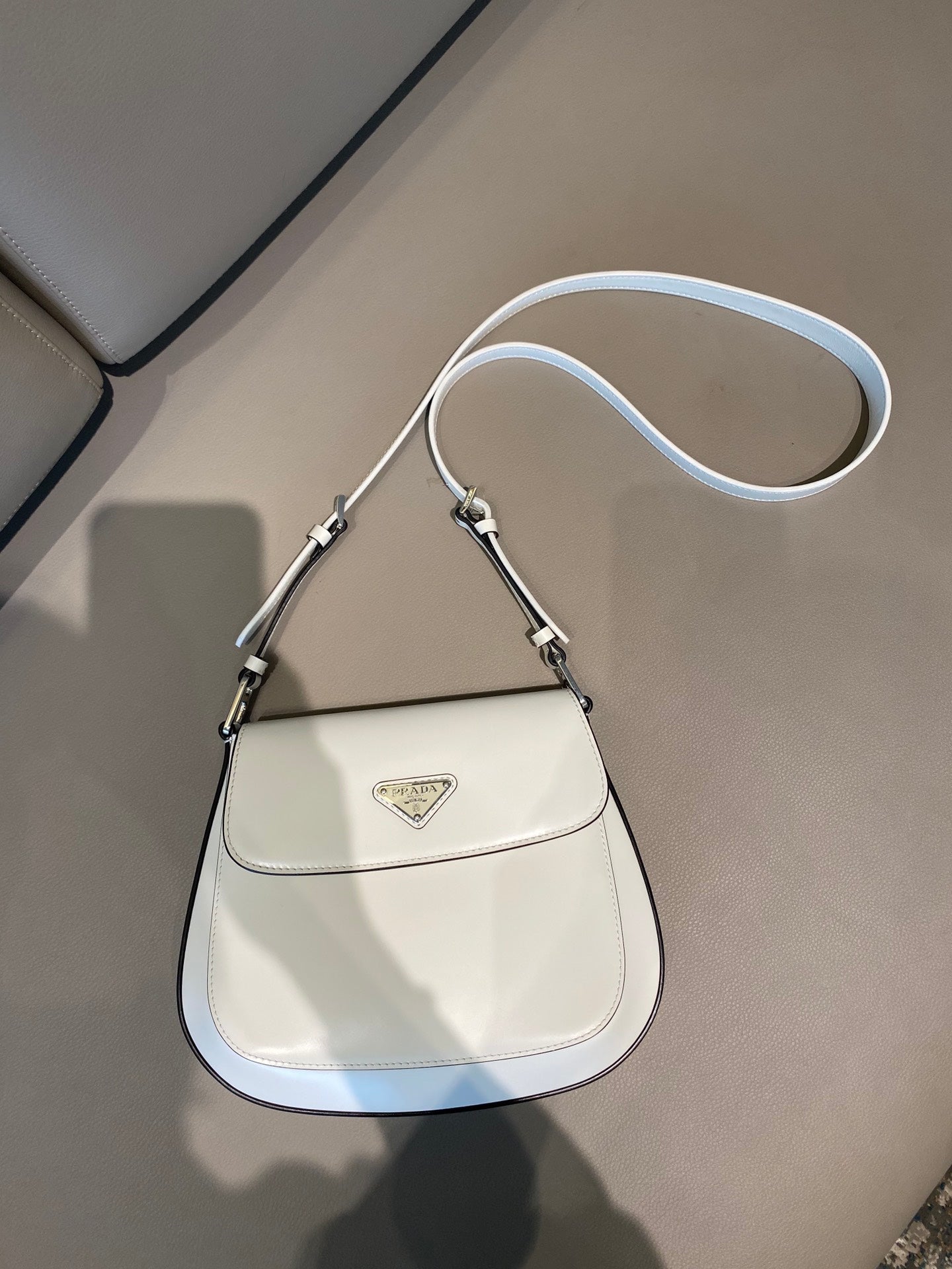 普P家-新款中古 Cleo腋下包 大號 白色