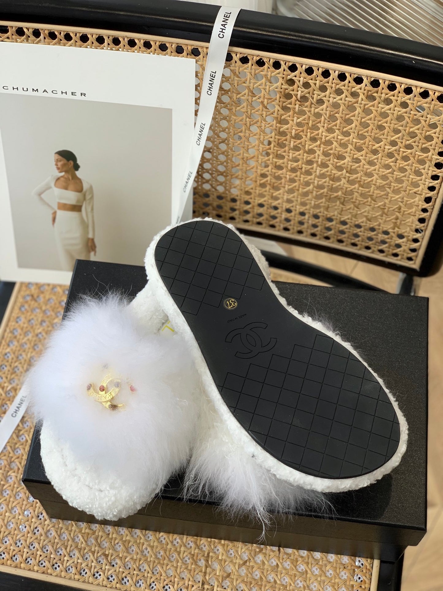 小香家-寶石扣貂毛拖鞋 白色