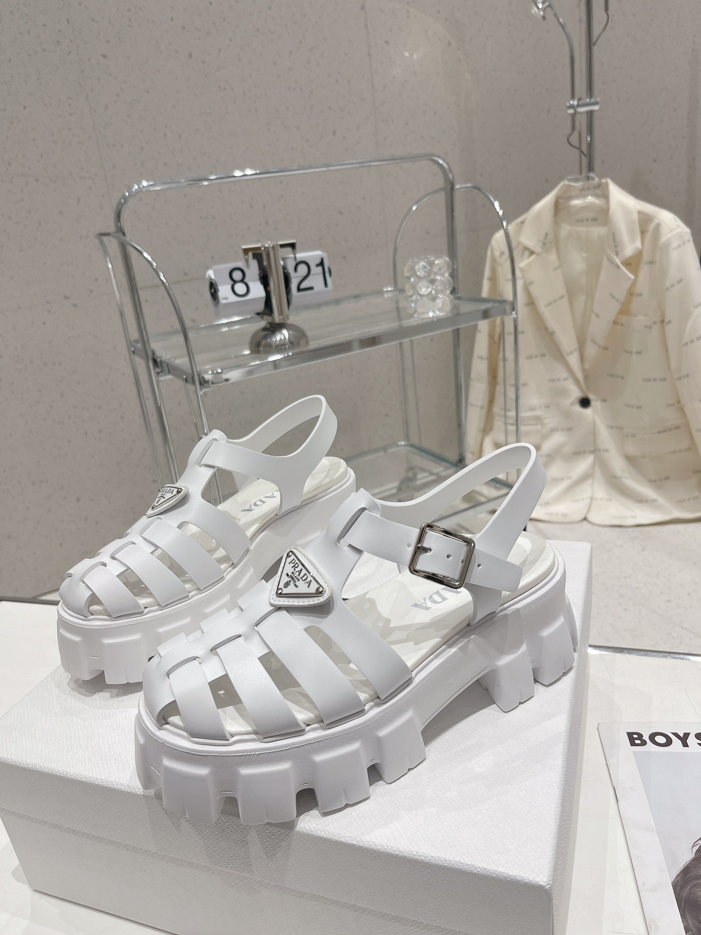 普P家-2022春夏新款 厚底涼鞋 白色