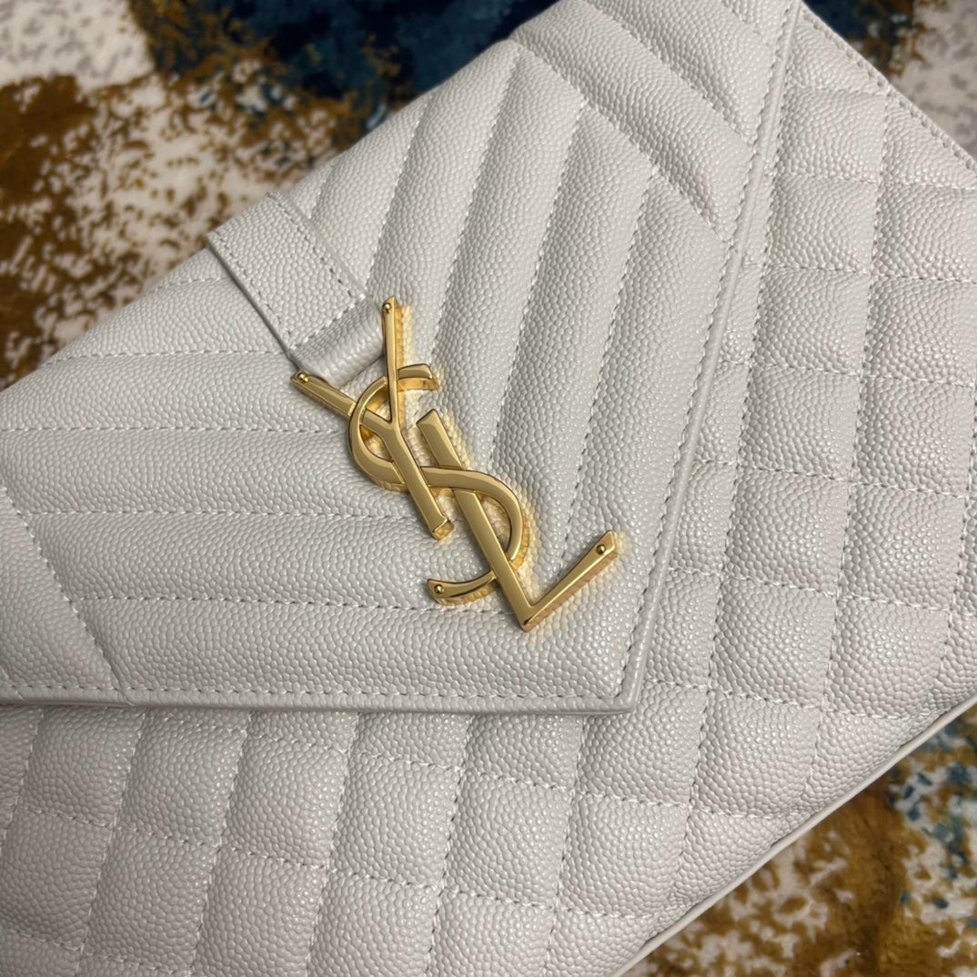 聖Y羅-Monogram魚子醬V型菱格絎縫紋路信封包 中號
