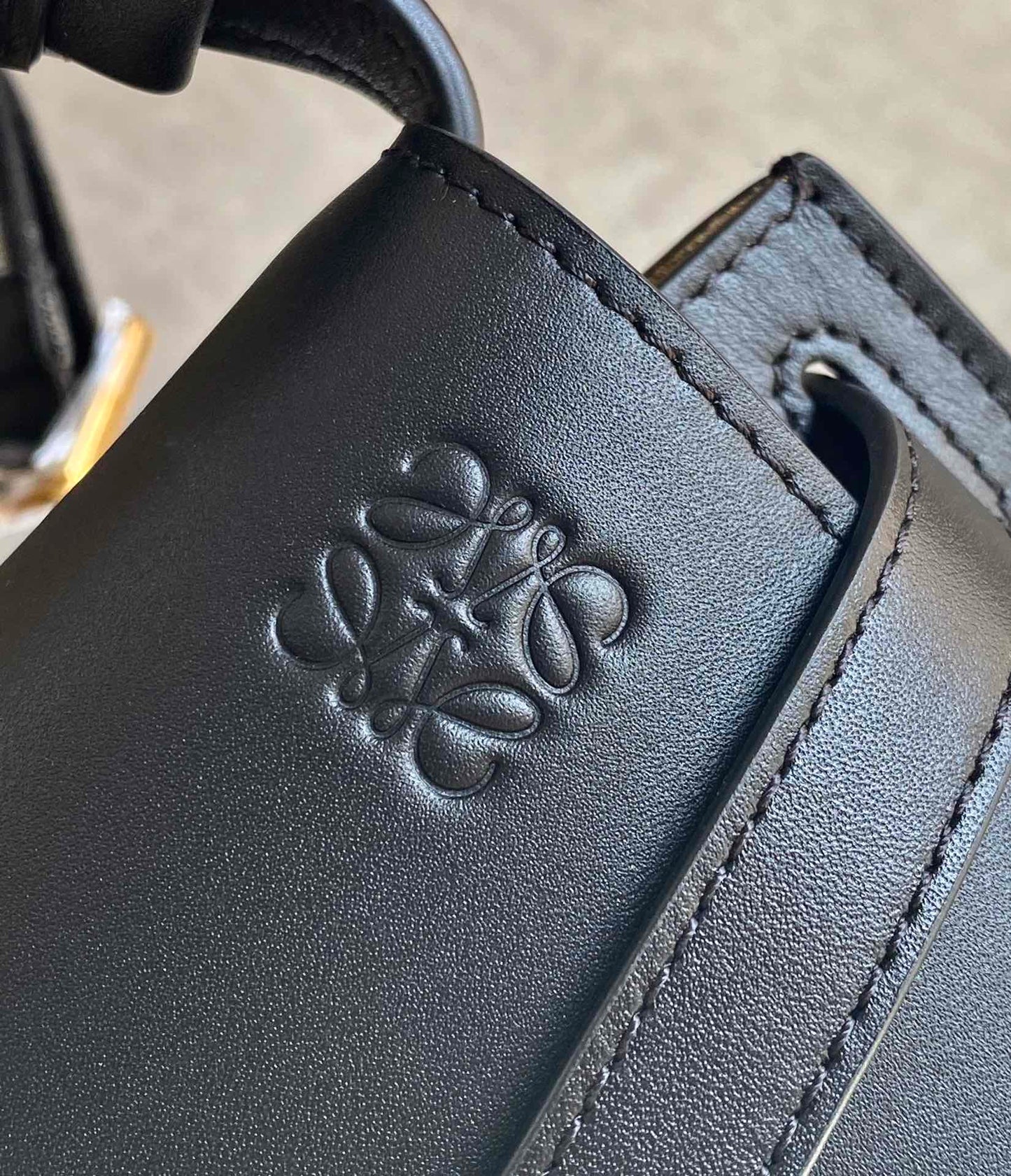 羅L威-Gate Mini 21X12.5X9.5 cm  字母寬肩帶