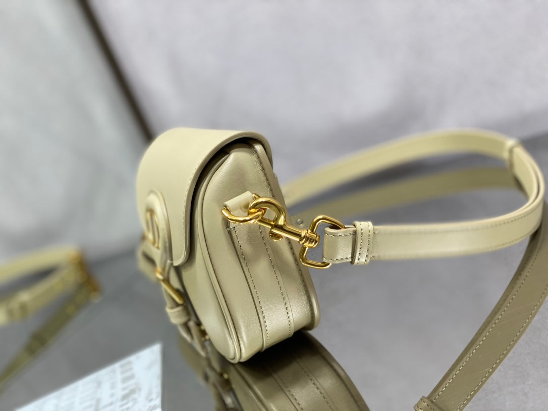Dior Bobby-小號18cm-奶油杏色牛皮