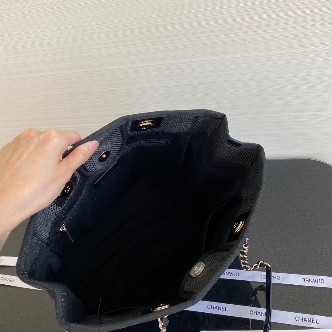 Chanel 中號黑色沙灘包