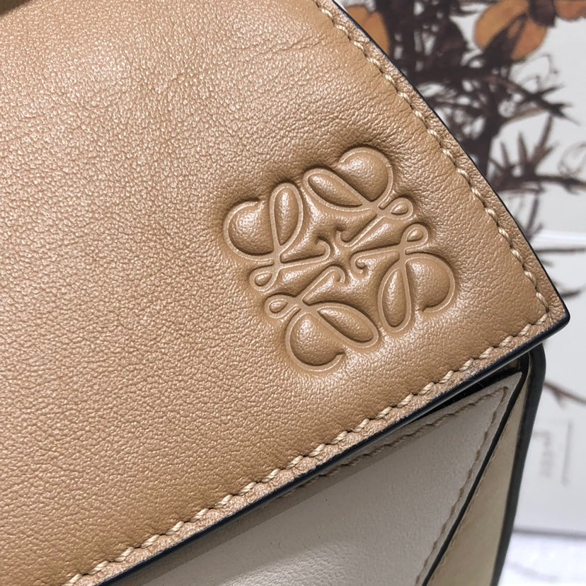 羅L威-2019全新 Puzzle bag 小牛皮 中號