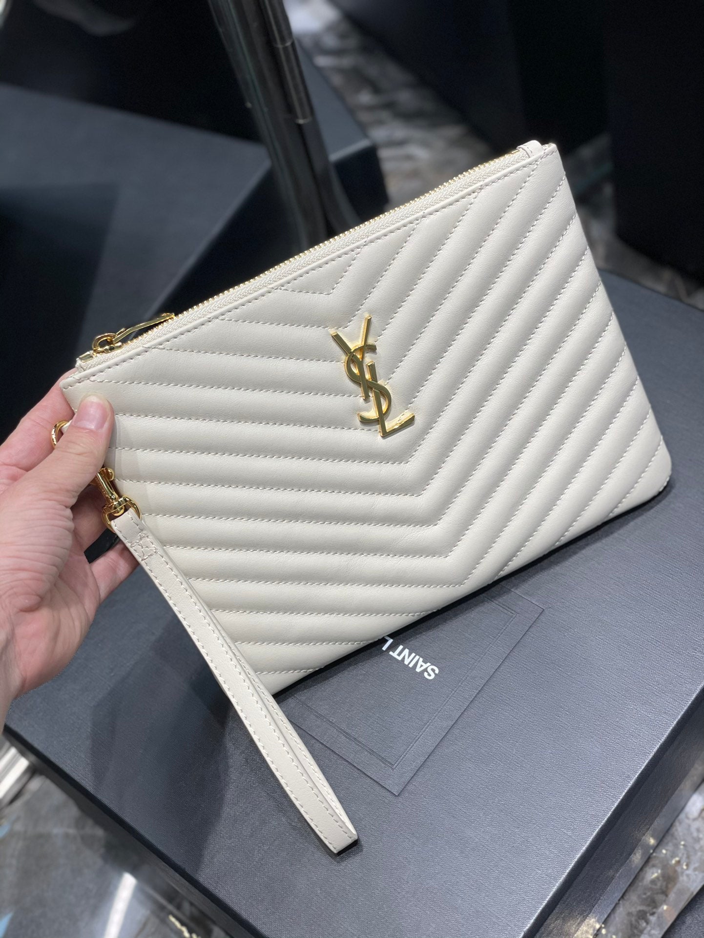 YSL 提花拼接文件手拿包-白色金扣-24cm