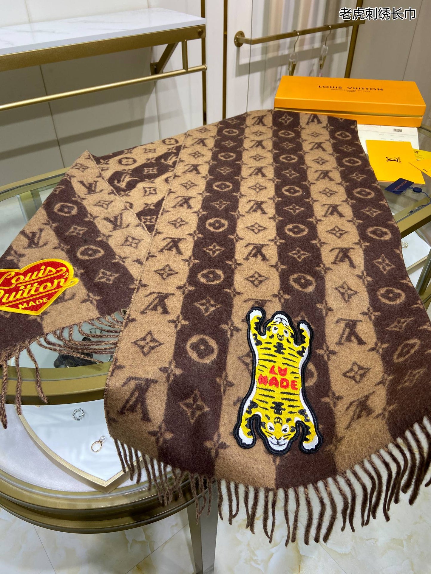 路L家-羊毛羊絨刺繡長金 40*205cm