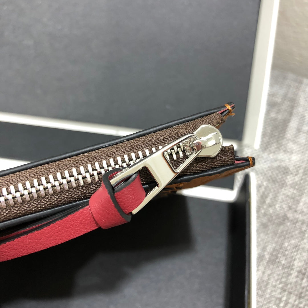 Loewe 拉鍊薄款小卡包