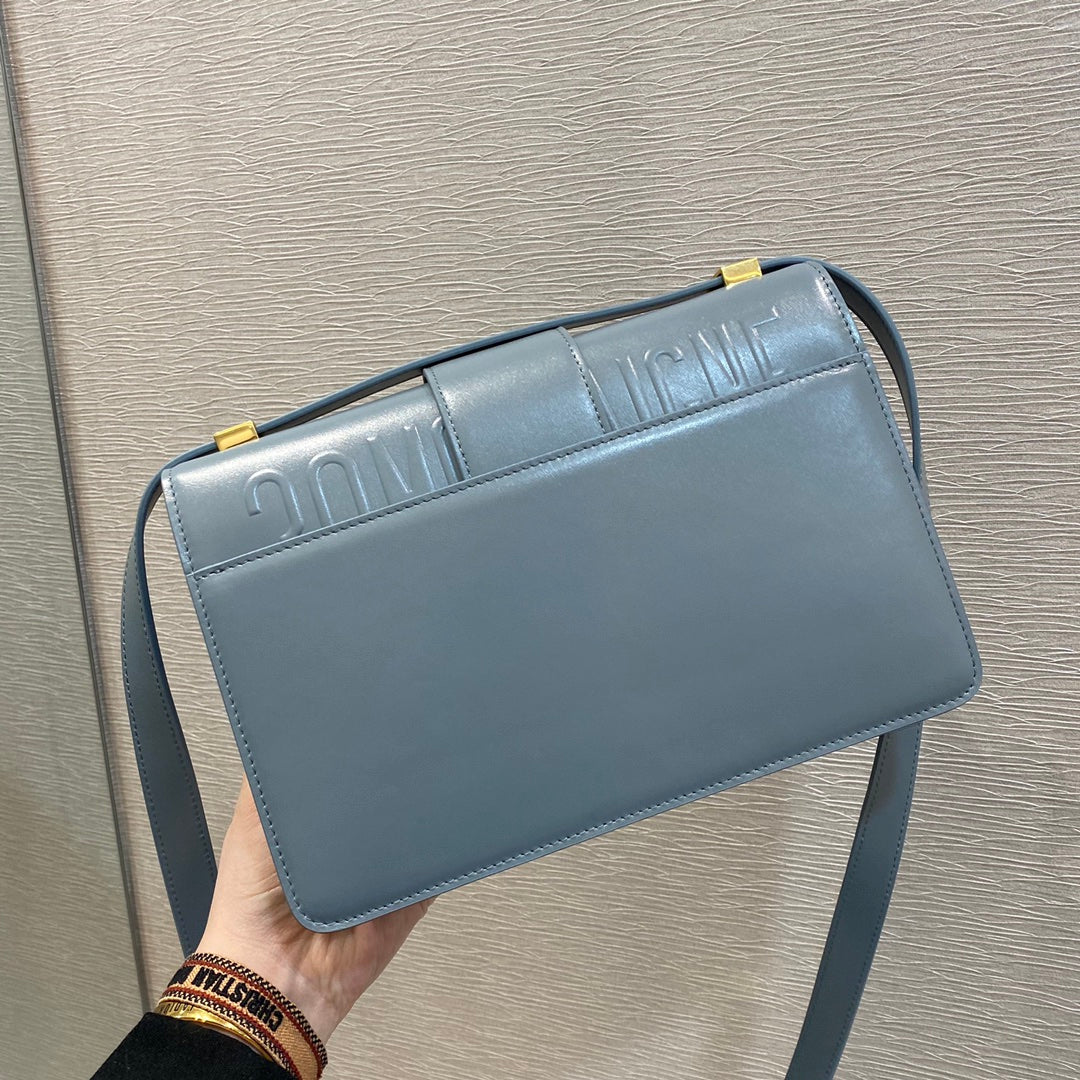 Dior 蒙田 30 Montaigne系列-24cm-珐瑯扣-馬卡龍藍