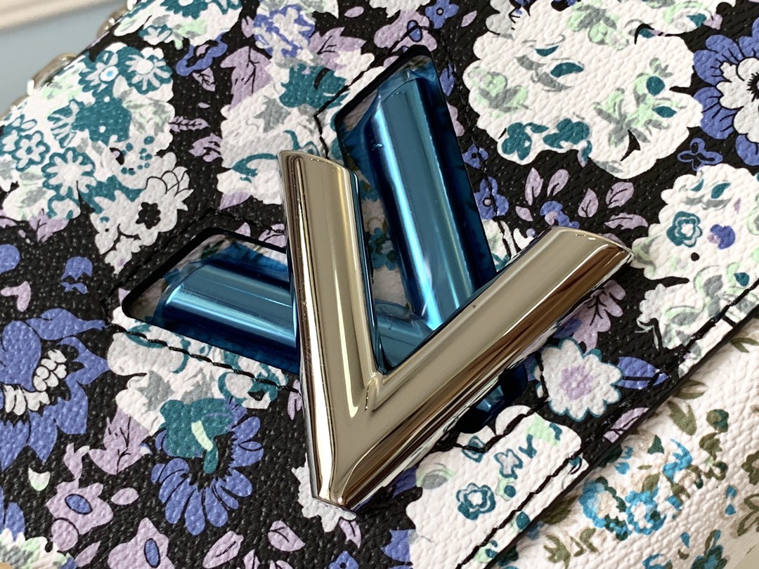 M55038 路L家-2019 早秋系列 TWIST 小號手袋  藍花