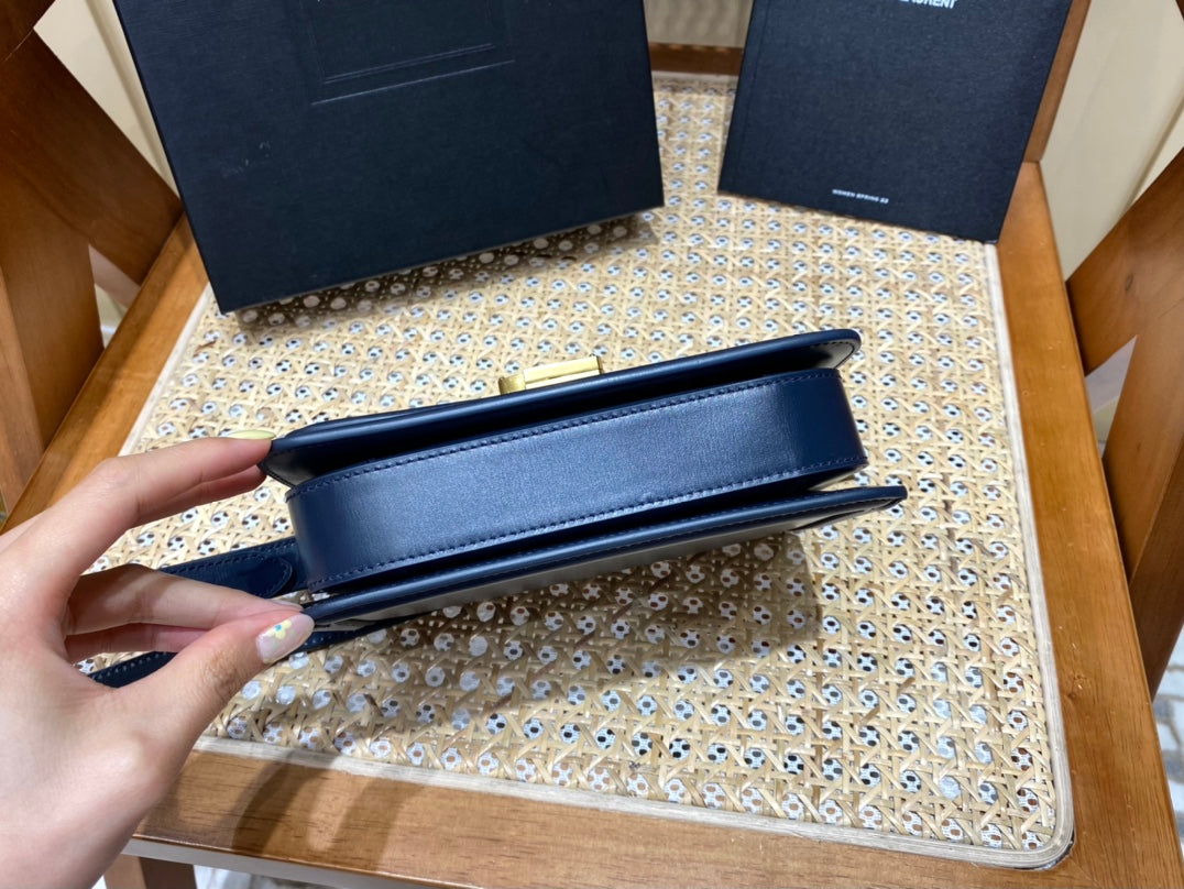 聖Y羅-Solferino 豆腐包 臟藍色 18cm