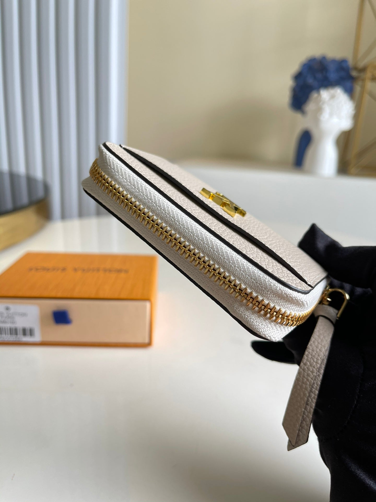 LV M80100杏色 ZIPPY 拉鍊零錢包