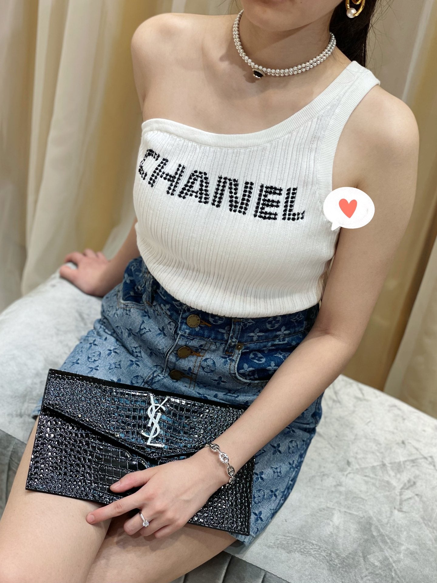 YSL ptown_新品手拿包-黑鱷魚紋銀扣