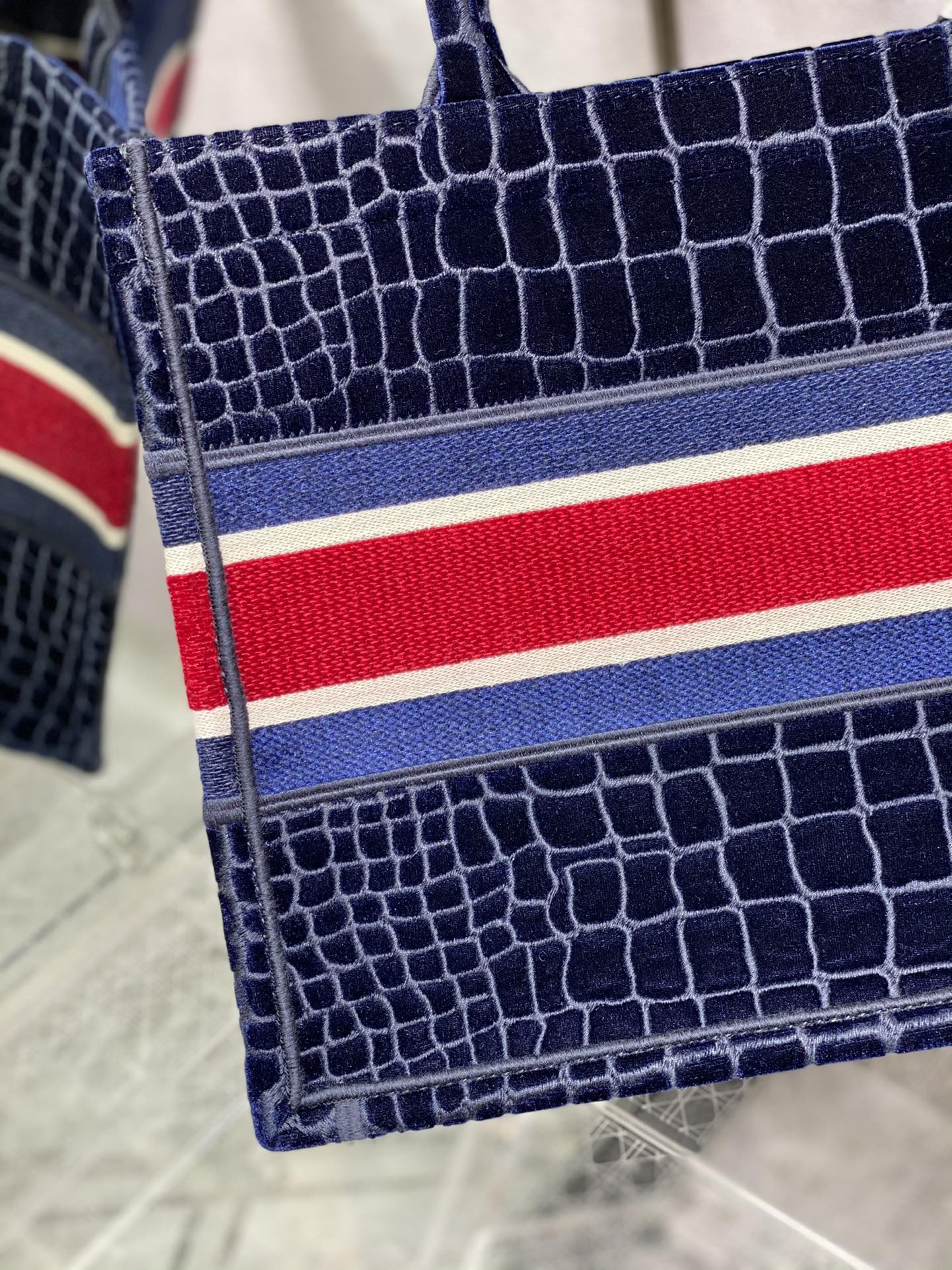 Dior Book Tote-小號36.5cm-鱷魚紋